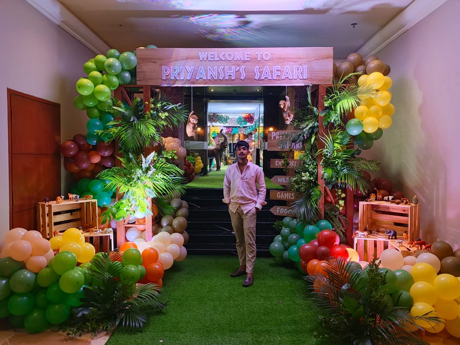 Jungle safari theme party entrance decoration